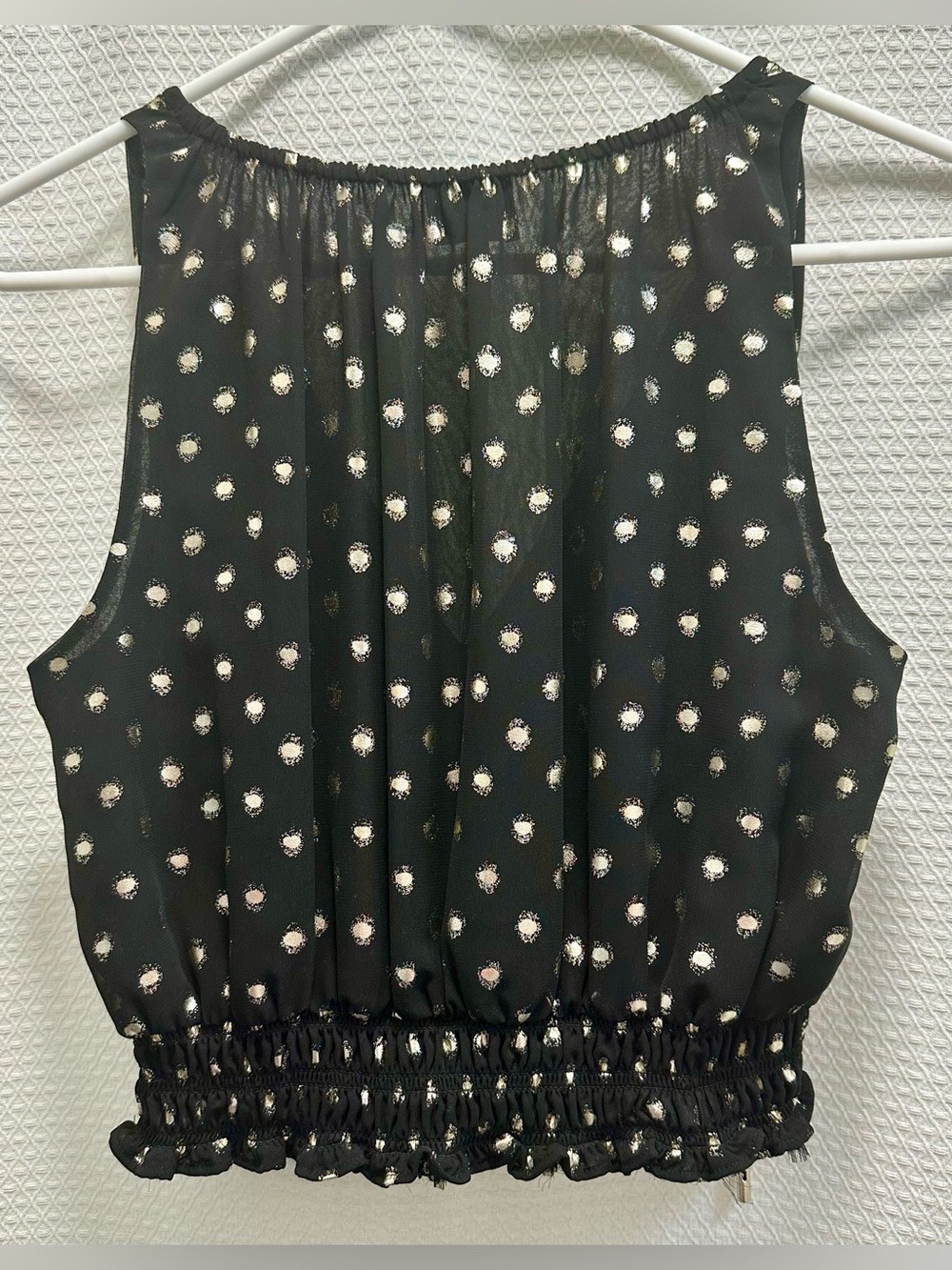 LINI Black V-Neck Polka Dot Sleeveless Top - Picture 4 of 8